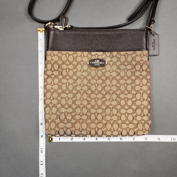 COACH Messenger Crossbody In Signature Jacquard - Picture 2 of 14
